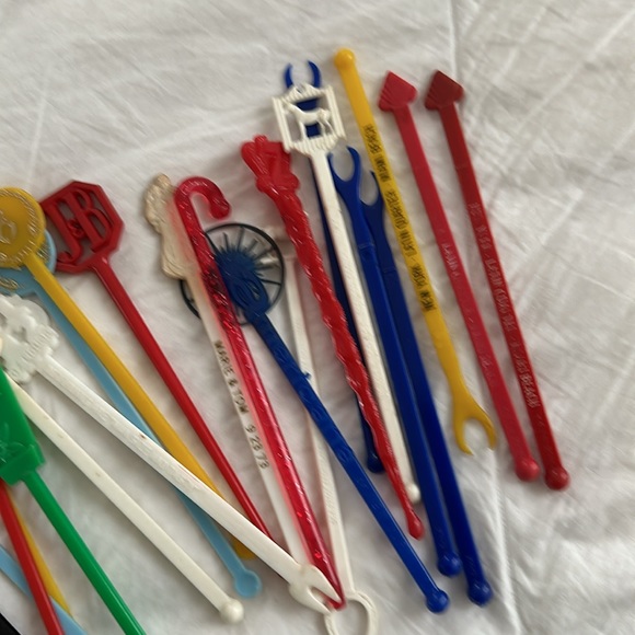 Vintage Swizzle Sticks/Drink Stirrers LOT OF 62 PIECES Casinos Bars Resort - Picture 2 of 6